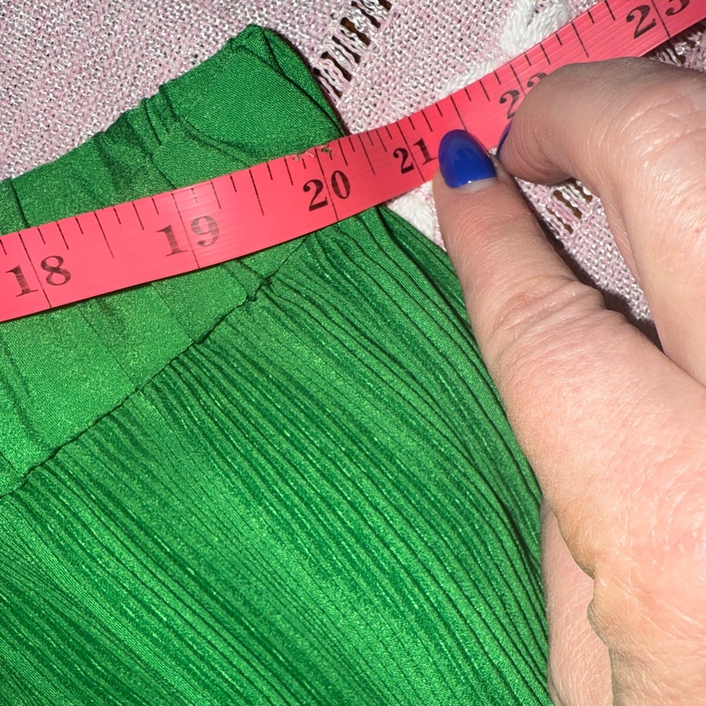 PrettyLittleThing Bright Green Plissé Wide-Leg Pants | Size 20 💚 - Picture 14 of 15